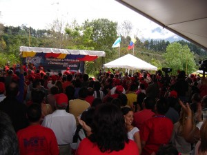 Chávez entrando a Fundacite